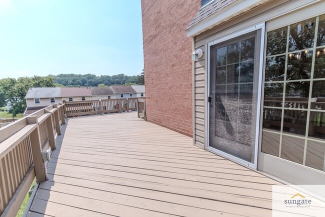 Building Photo - 945 Stormont Cir