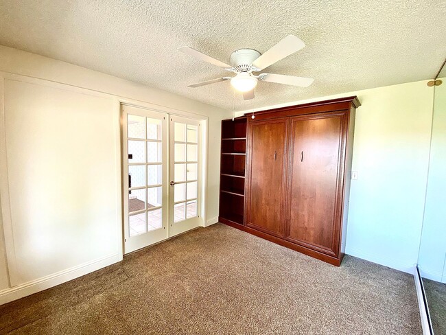 Building Photo - Lovely Highlands Home w/a View Available 7...