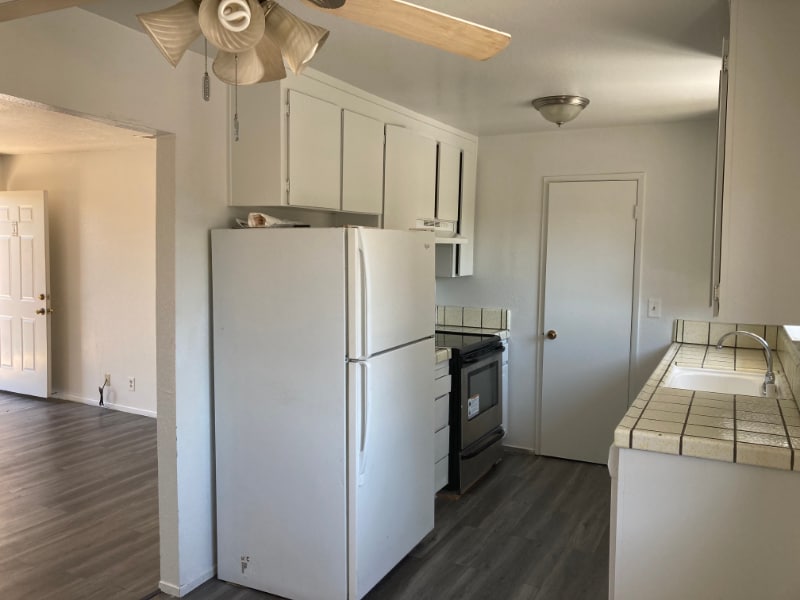 Building Photo - 1518 Moorpark Ave