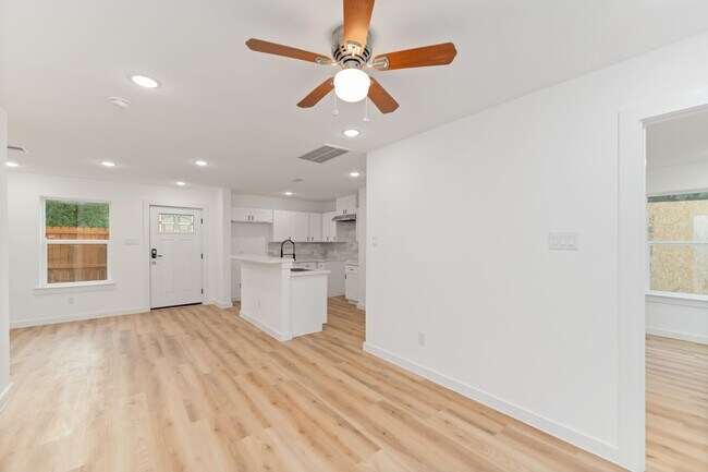 Building Photo - ? Spacious 4BR / 3.5BA Single-Family Home – Move-In Ready! ?