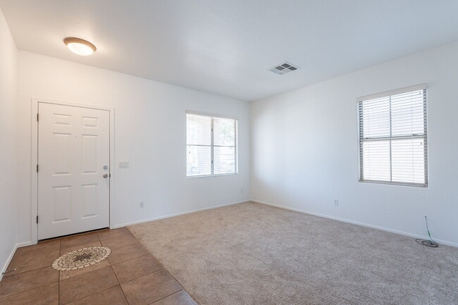 Building Photo - 4500 E Del Rio St