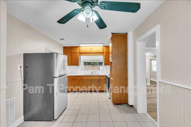 Building Photo - 9159 Ferguson Ave