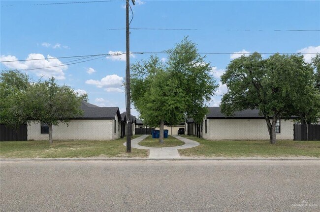 Building Photo - 12 Coyote Dr