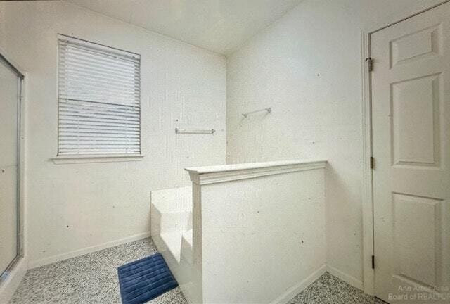 Building Photo - 1422 Fox Pointe Cir