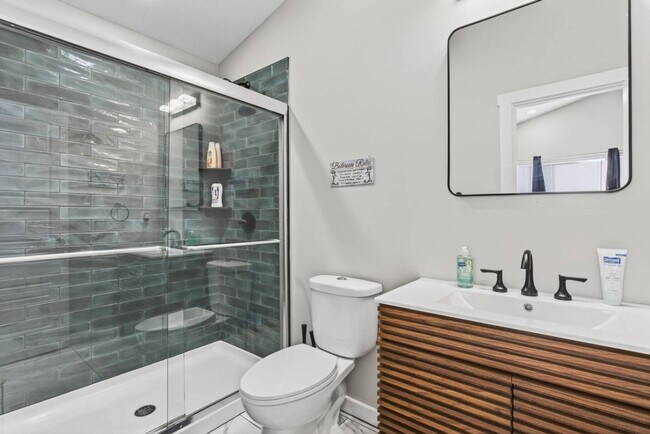 Building Photo - 518 Prospect St