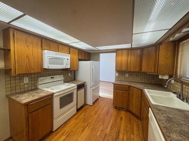 Building Photo - Charming 3 Bed, 3 Bath Home in Spokane Val...