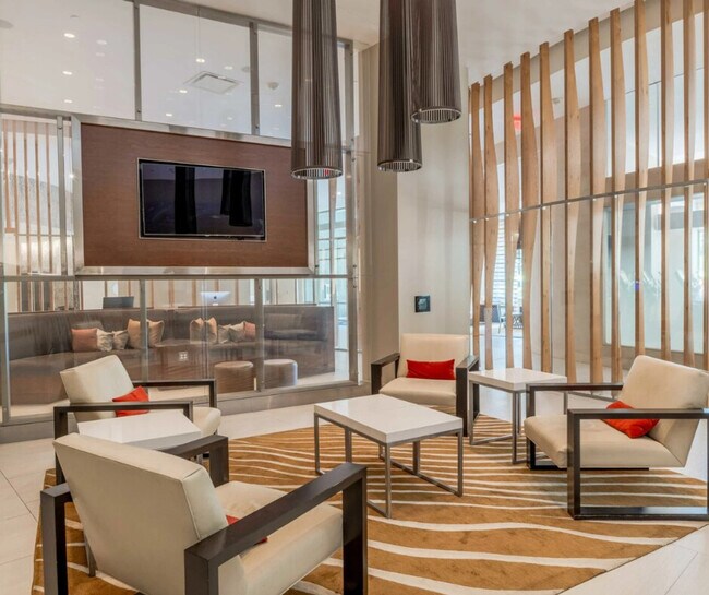 Building Photo - 1200 S Fern St