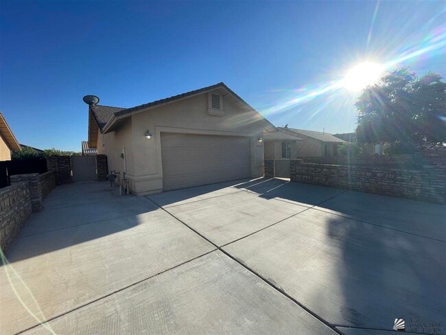 Building Photo - 10191 E 35th Pl