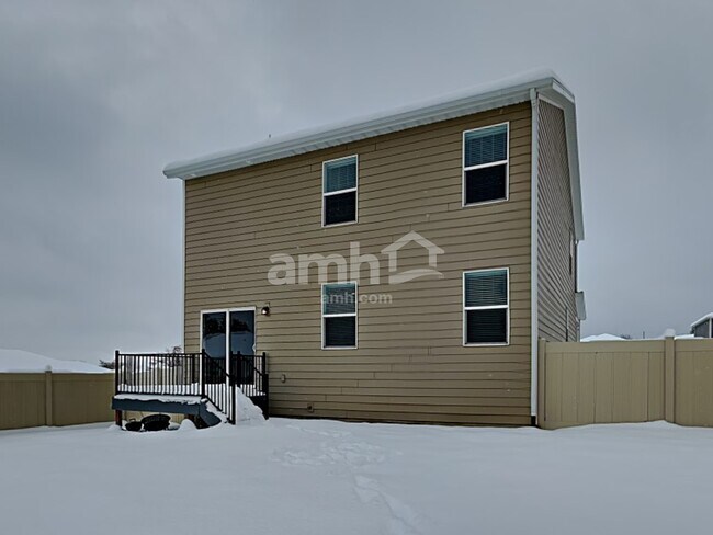 Building Photo - 3028 E S Village Dr