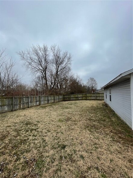 Building Photo - 1132 Nelson Dr