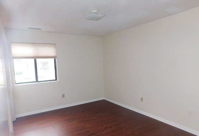 Building Photo - 2 bedroom 2 full bathroom Condo- Governor ...