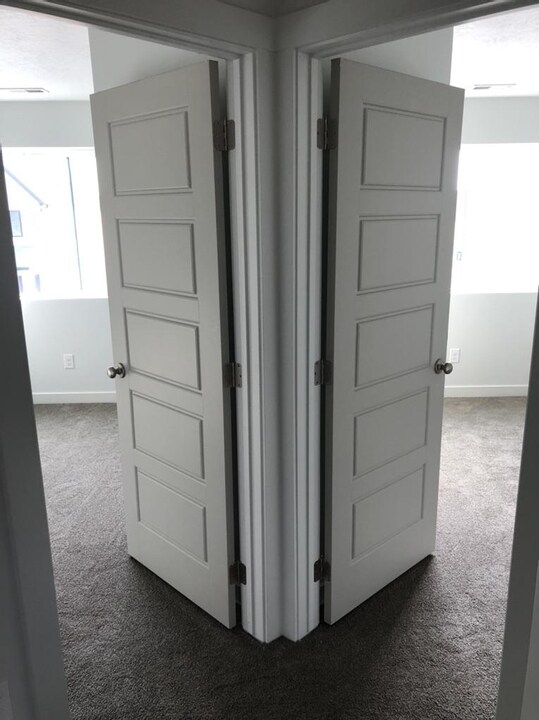 Building Photo - 441 W 3200 N
