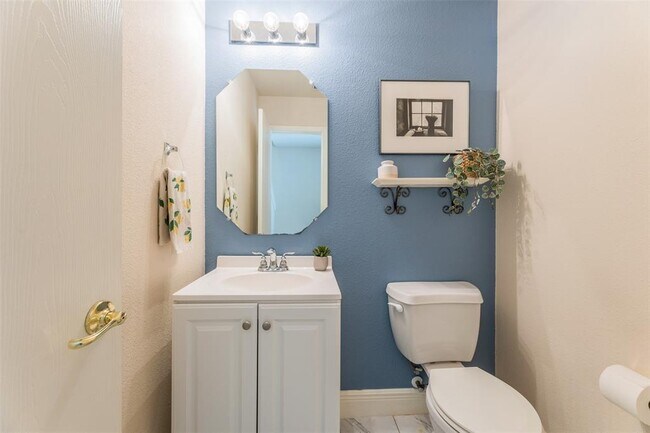 Building Photo - 336 Celery Loop