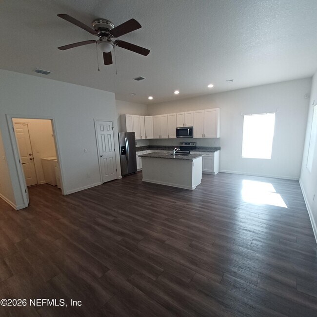 Building Photo - 3006 Alonso Rd