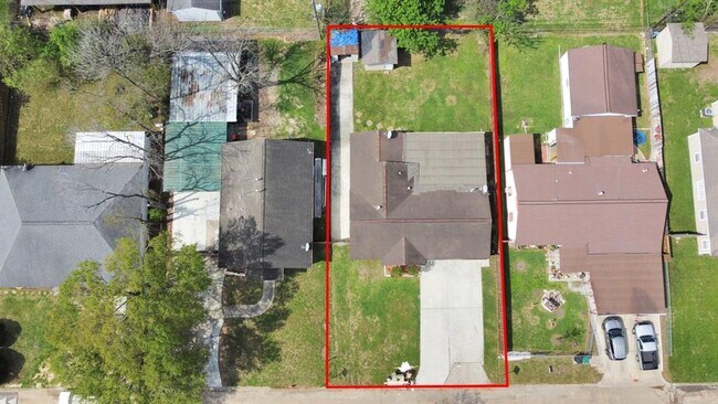 Building Photo - 1404 Briarwood Dr