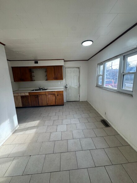 Building Photo - 3104 Franklin Ave