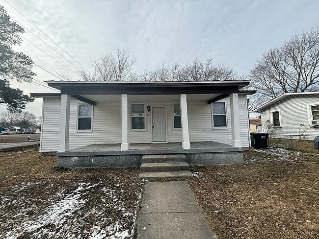 Building Photo - 500 N 3 1/2 Ave