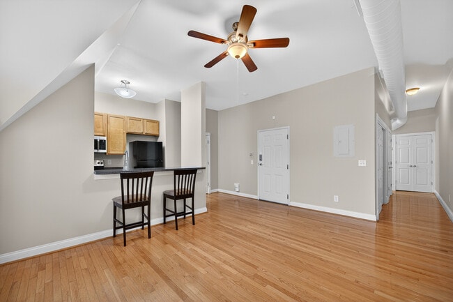 Building Photo - 2151 Fulton Ave