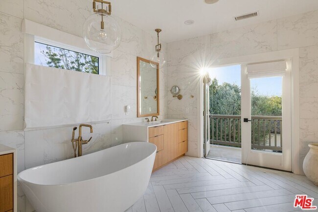 Building Photo - 4234 Prado De Los Pajaros