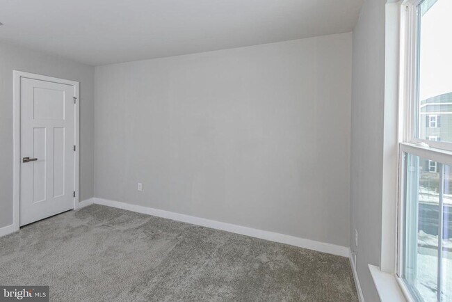 Building Photo - 2410 Lenox Dr