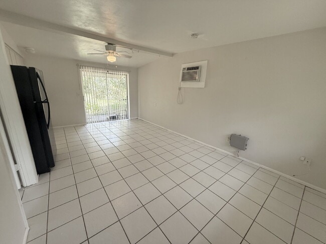 Building Photo - "Charming 1-Bedroom Duplex Retreat on Carn...