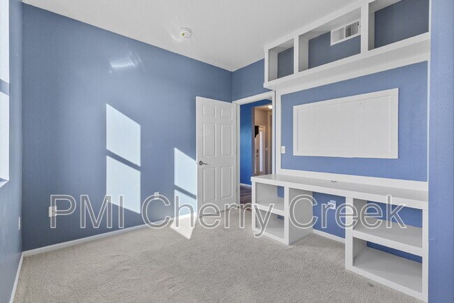 Building Photo - 18602 E Water Dr