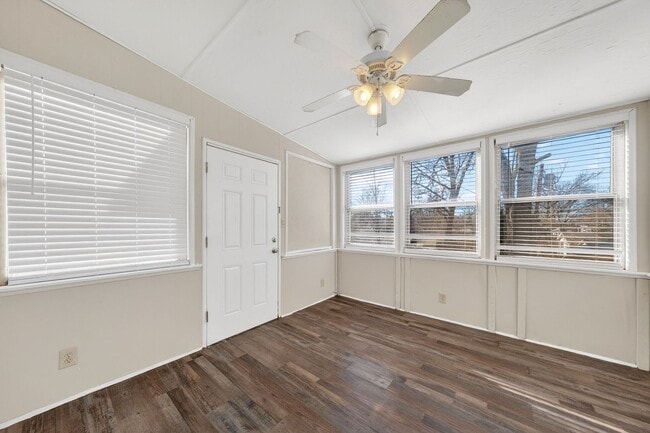 Building Photo - SECTION 8 WELCOME – 3BR Home with Covered Front Porch | $1,700