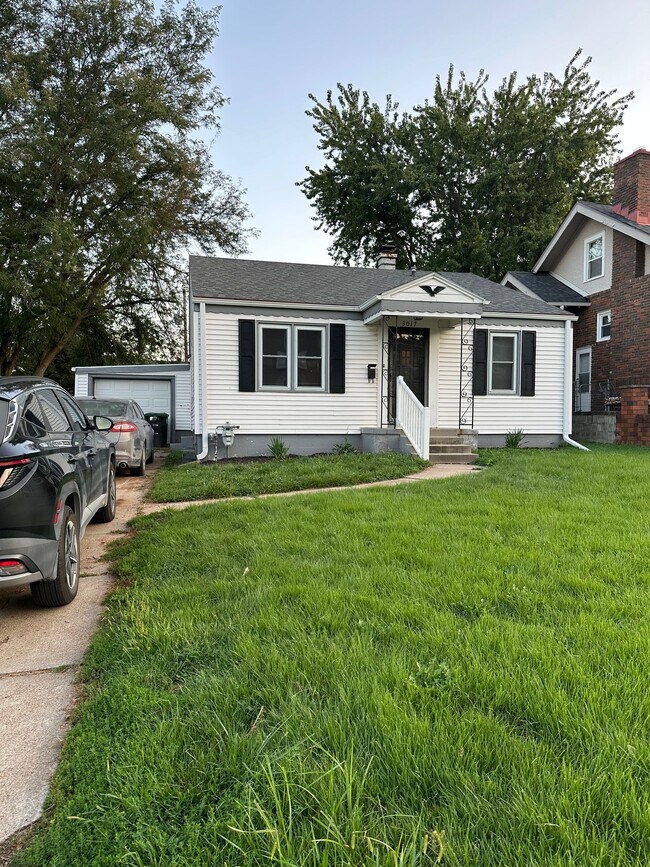 Building Photo - 3017 Huntington Ave