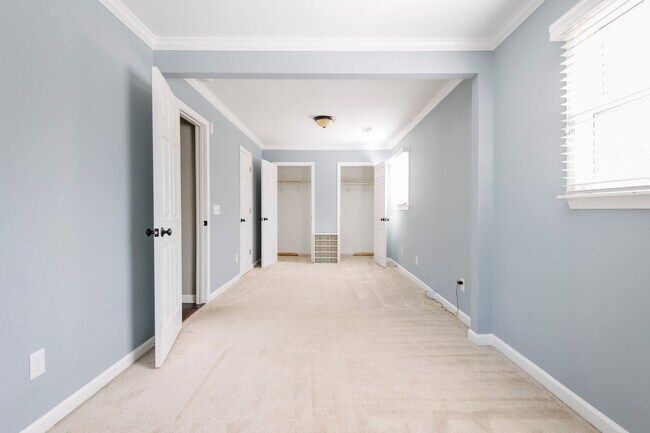 Building Photo - 3 Bedroom Ranch Style Home Just Minutes From Downtown Raleigh!