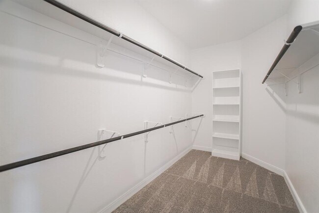 Building Photo - 9852 Pearly Everlasting