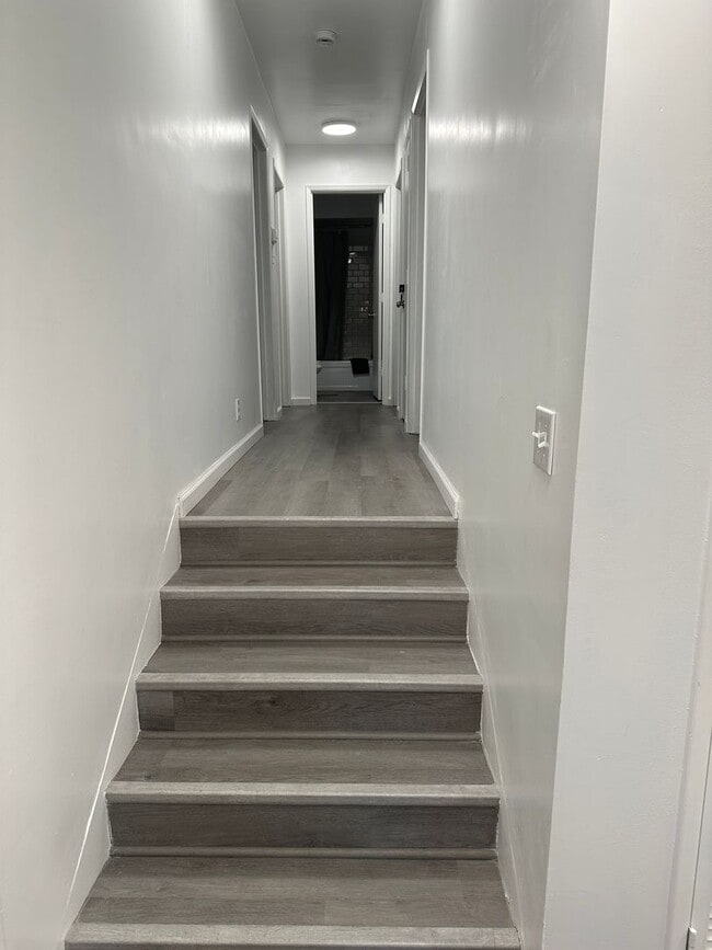 Building Photo - 521 N St