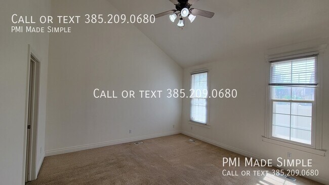 Building Photo - 3042 E Somerset Dr