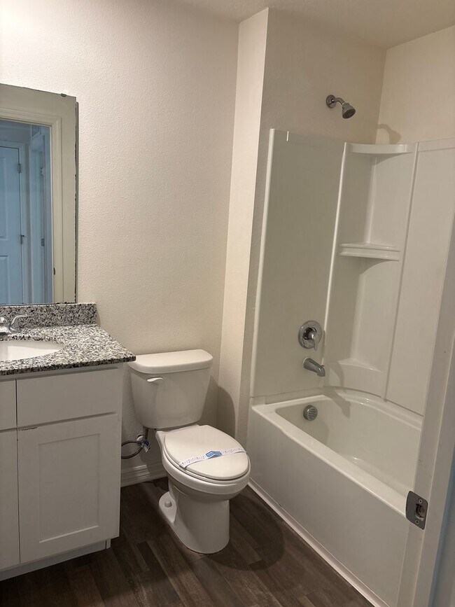 Building Photo - Spacious 4-Bedroom Home in Poinciana, FL –...