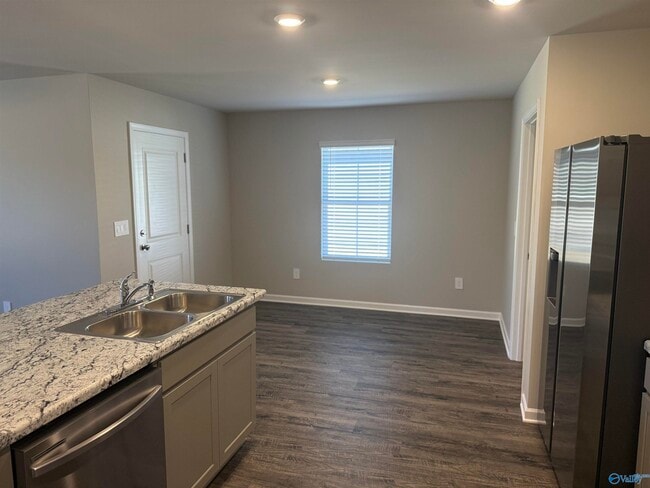 Building Photo - 151 Olde Hearth Rd