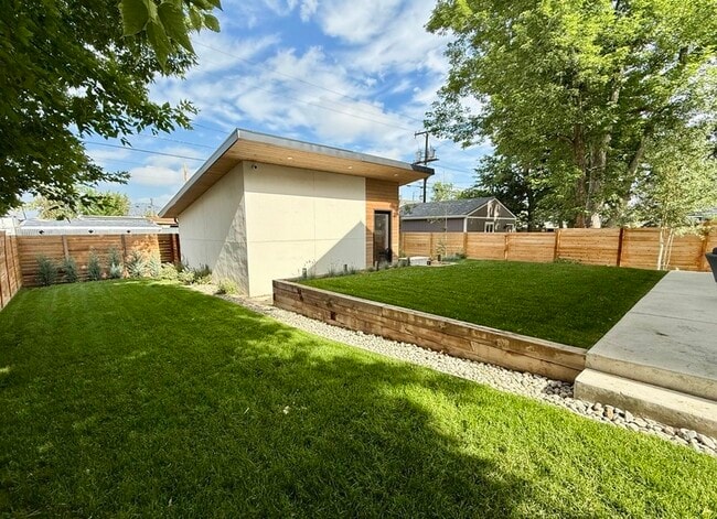 Building Photo - 4465 Zenobia St