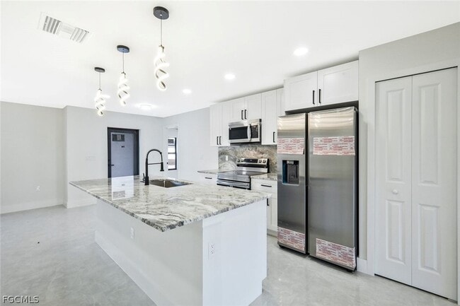 Building Photo - 3413 27th St SW