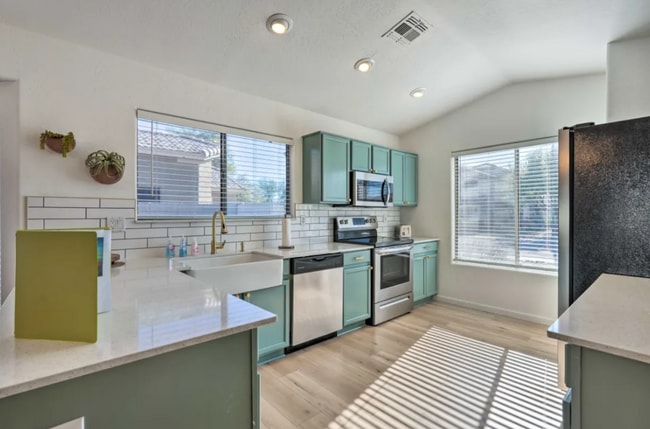 Building Photo - 13520 W Solano Dr
