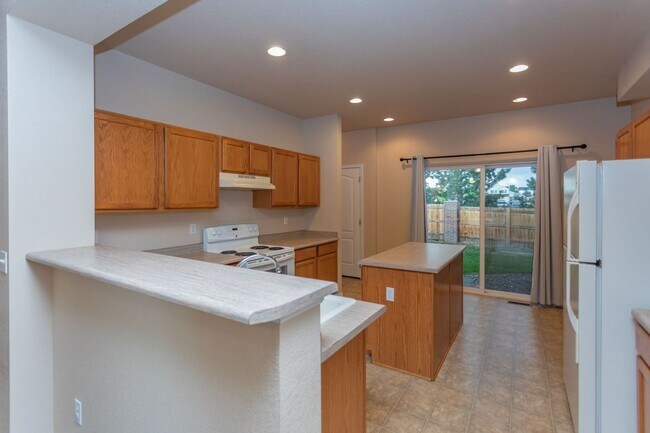 Building Photo - Beautiful 3-Bedroom Home Near Powers Corridor!