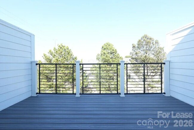 Building Photo - 1405 Kenilworth Ave