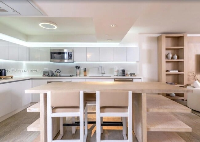 Building Photo - 102 24th St