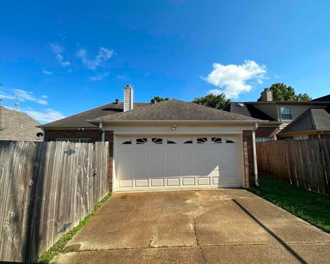 Building Photo - 8784 Overcup Oaks Dr
