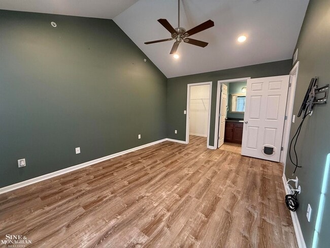 Building Photo - 27017 Carrington Pl