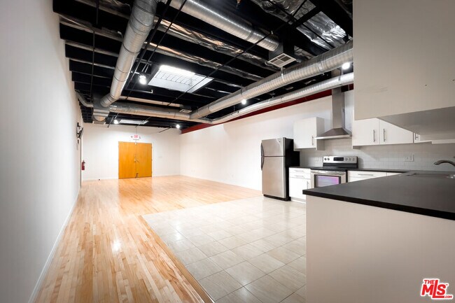 Building Photo - 5401 Alvern Cir