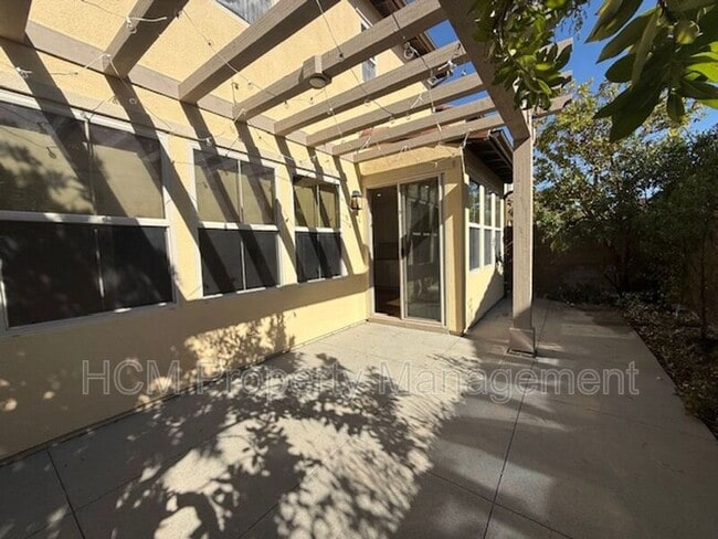 Building Photo - 105 Gemstone