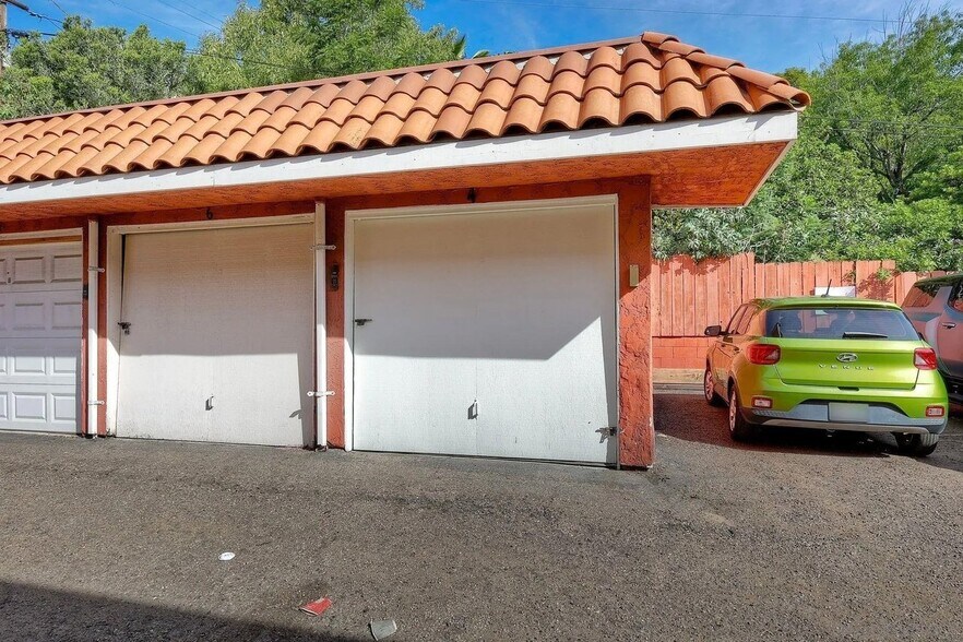 Building Photo - 9948 San Juan St