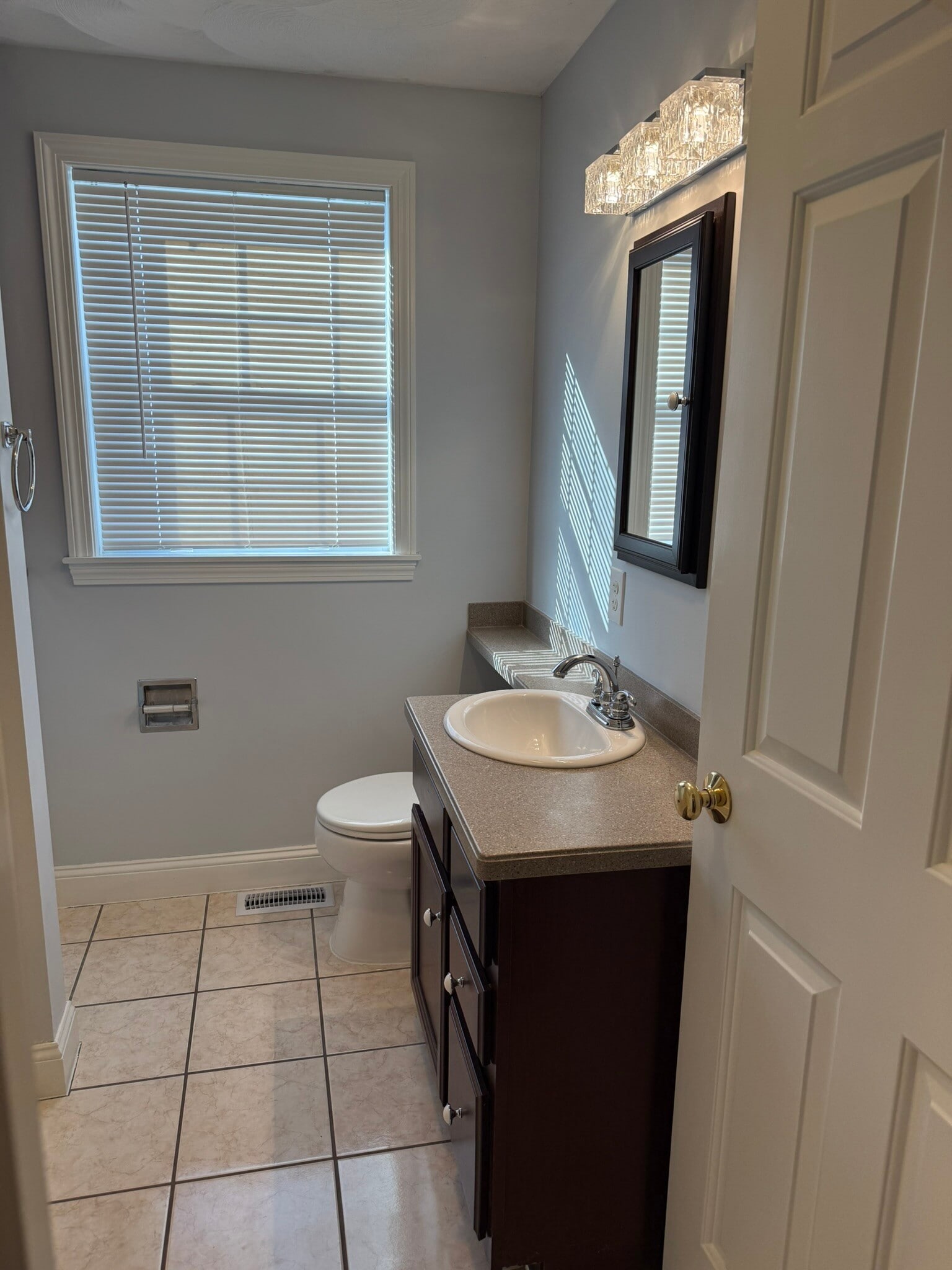 Full Bath 2nd Floor - 86 Central St