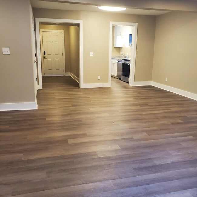 Building Photo - Percival 2005