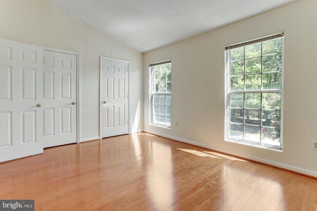 Building Photo - 7170 Westfield Ct