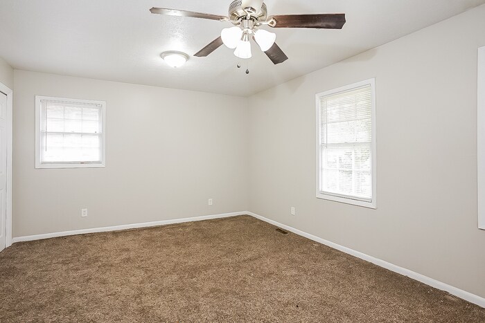 Building Photo - 308 Kirby Dr