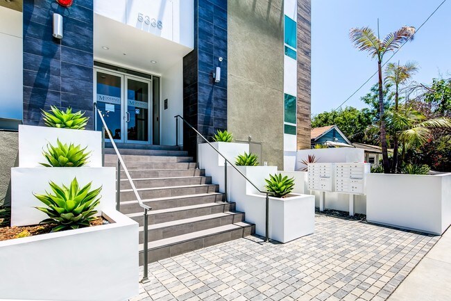 Building Photo - MODERNO Luxury Living East